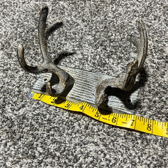 Rustic 4-Point Deer Antler Cast Iron Wall Hook, Rustic Home Decor Heavy - Picture 7 of 8